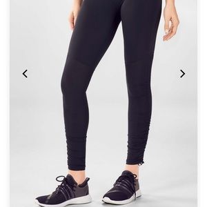 Fabletics-Cashel Leggings-Black